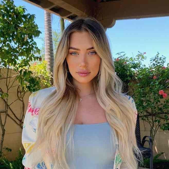 Anastasia Karanikolaou Bio, Age, Model, Boyfriend MeidilighT