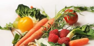 wellhealthorganic.com:to-increase-immunity-include-winter-foods-in-your-diet-health-tips-in-hindi